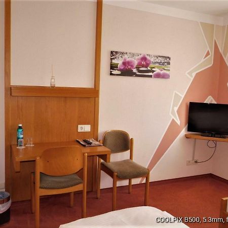 Gasthof Landhotel Gruner Baum Cadolzburg Екстер'єр фото