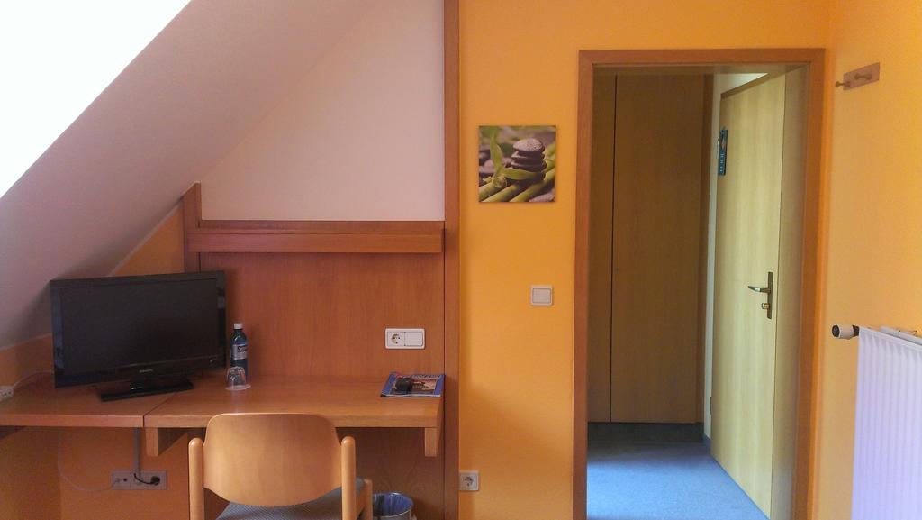 Gasthof Landhotel Gruner Baum Cadolzburg Екстер'єр фото