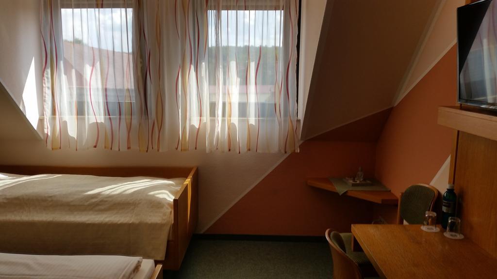 Gasthof Landhotel Gruner Baum Cadolzburg Екстер'єр фото