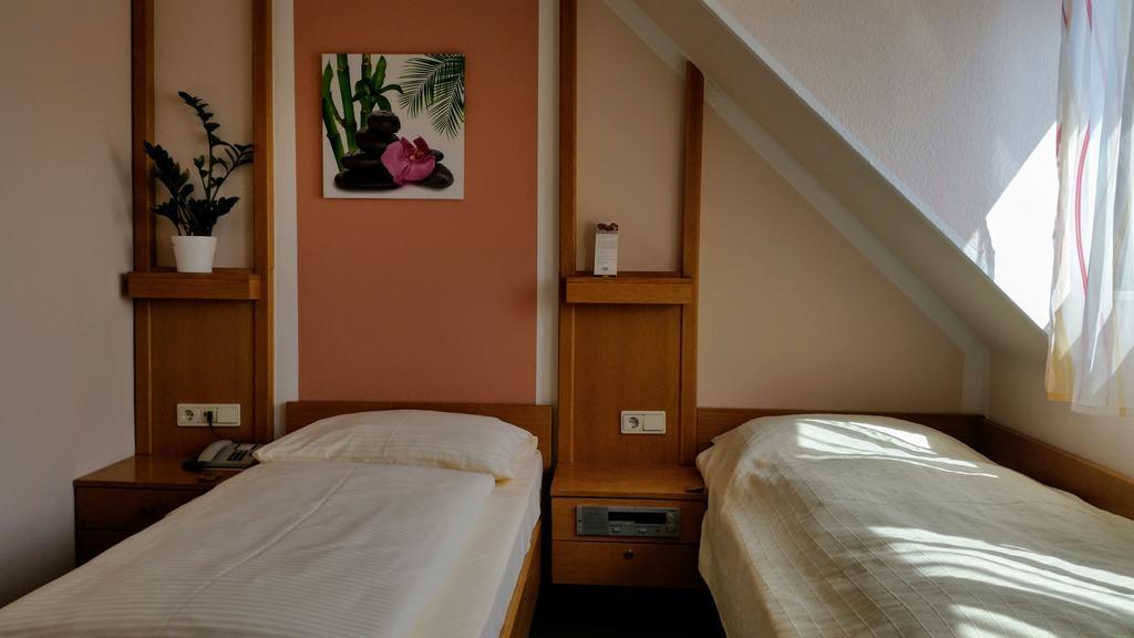 Gasthof Landhotel Gruner Baum Cadolzburg Екстер'єр фото