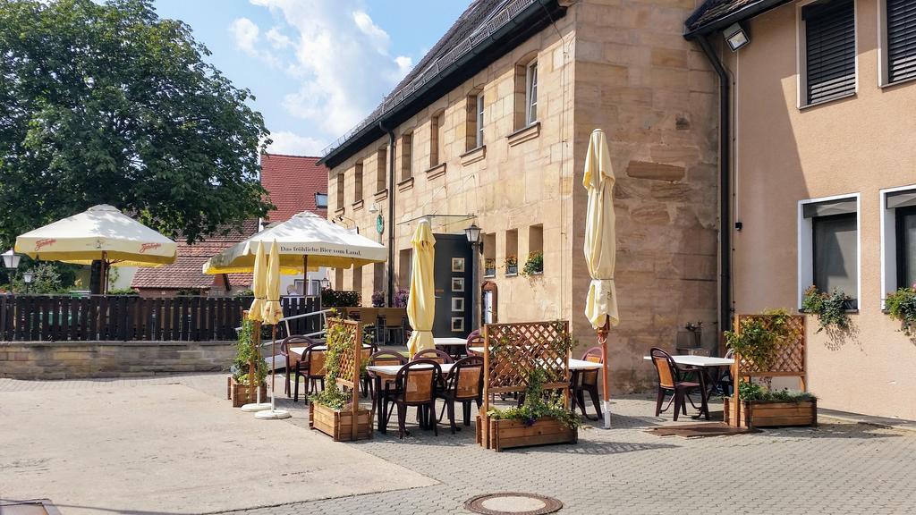 Gasthof Landhotel Gruner Baum Cadolzburg Екстер'єр фото