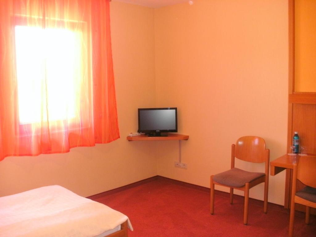 Gasthof Landhotel Gruner Baum Cadolzburg Екстер'єр фото