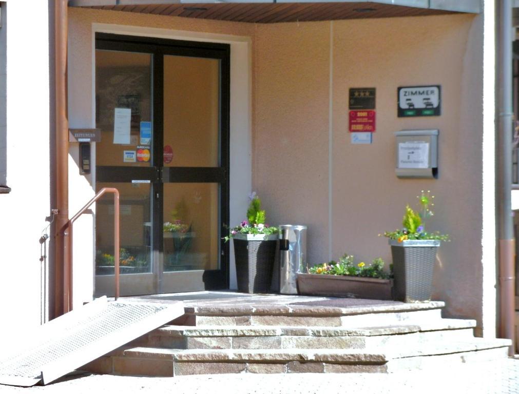 Gasthof Landhotel Gruner Baum Cadolzburg Екстер'єр фото