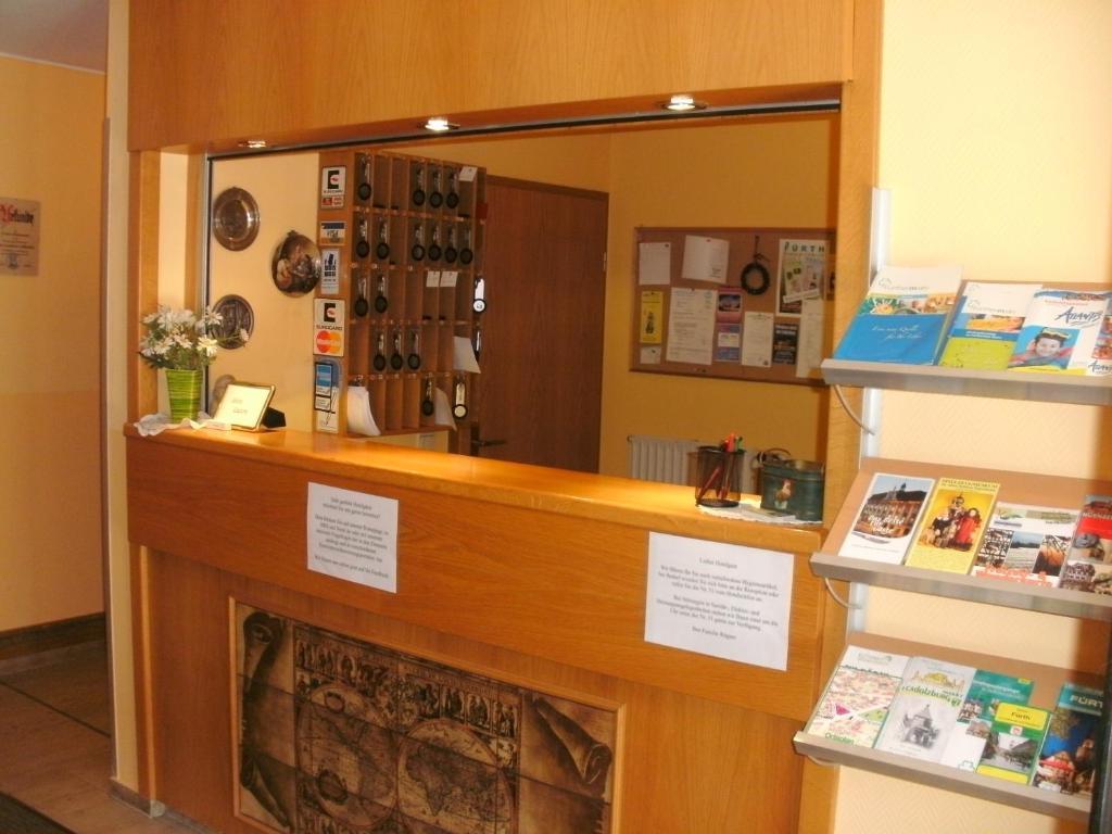 Gasthof Landhotel Gruner Baum Cadolzburg Екстер'єр фото