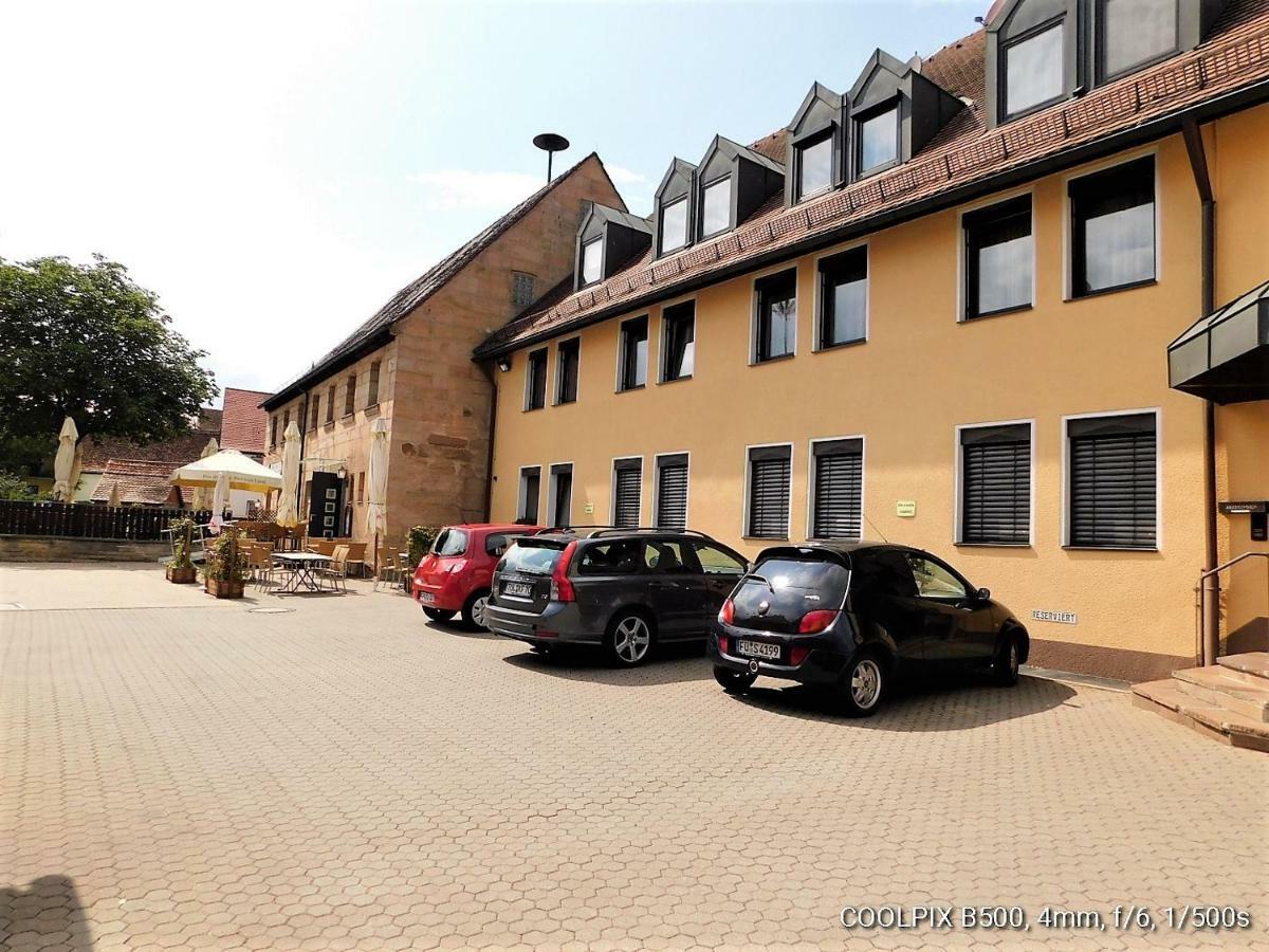Gasthof Landhotel Gruner Baum Cadolzburg Екстер'єр фото