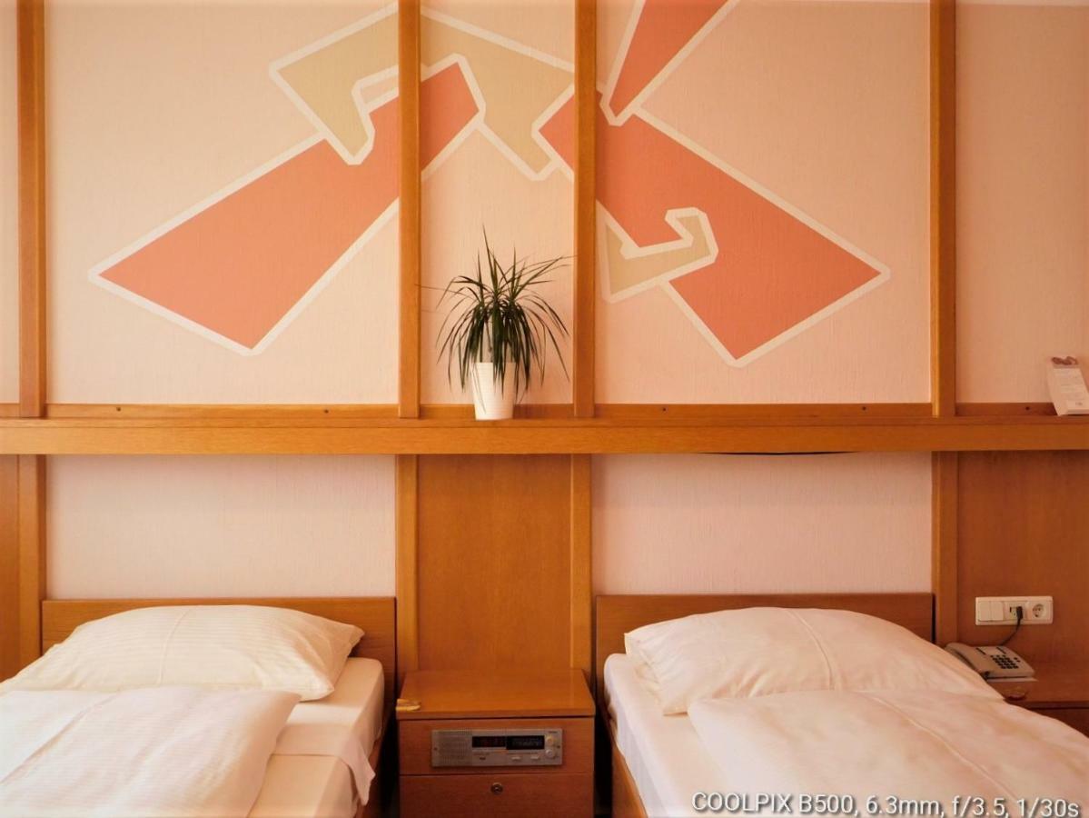 Gasthof Landhotel Gruner Baum Cadolzburg Екстер'єр фото
