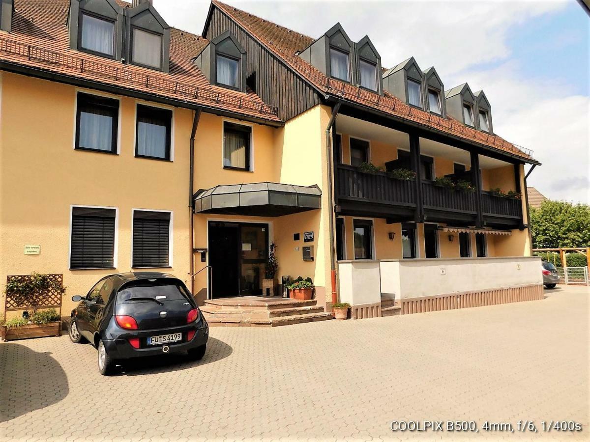 Gasthof Landhotel Gruner Baum Cadolzburg Екстер'єр фото